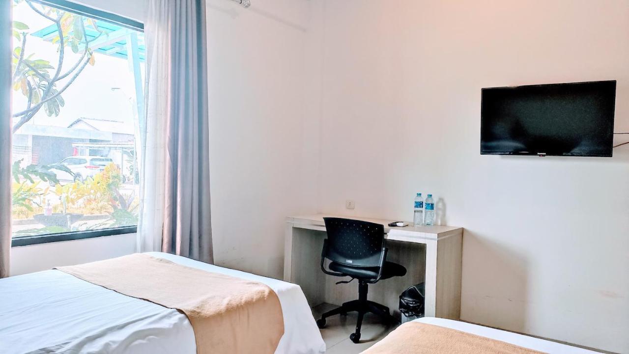 Yunna Express Hotel Geruntang Exterior photo